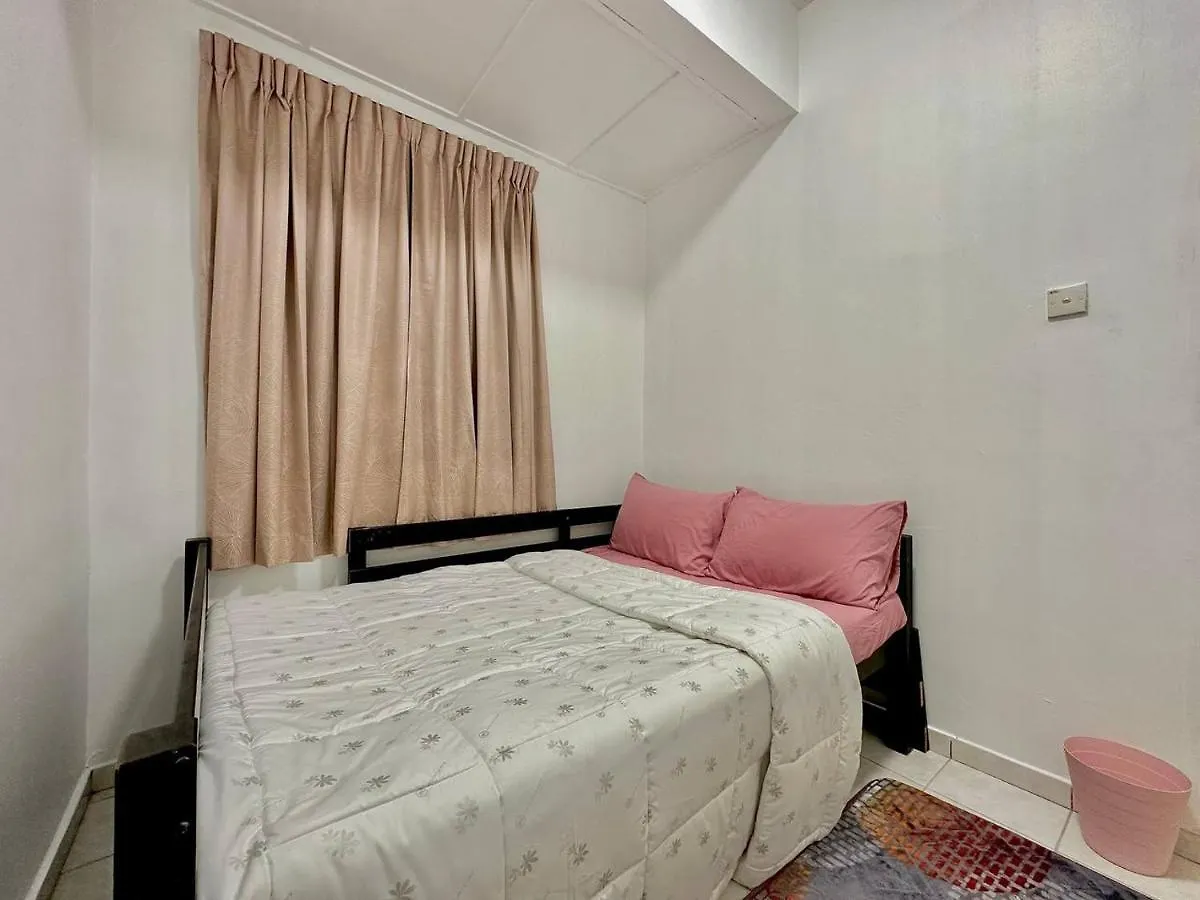 Holiday home Mijanna Guesthouse - Johor Bahru